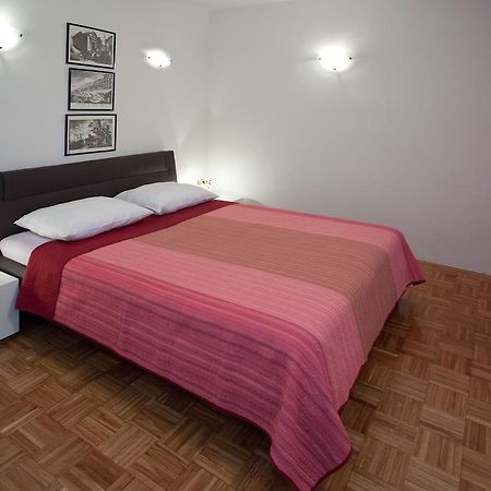 Ideal Location Split Apartments Δωμάτιο φωτογραφία
