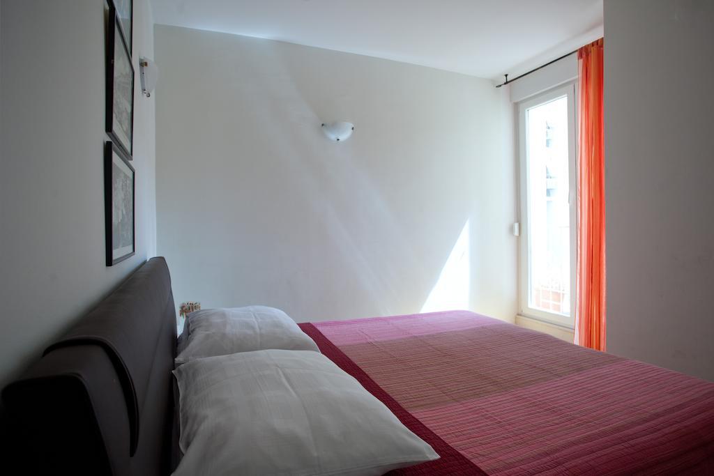 Ideal Location Split Apartments Δωμάτιο φωτογραφία