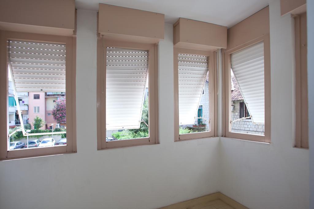 Ideal Location Split Apartments Δωμάτιο φωτογραφία