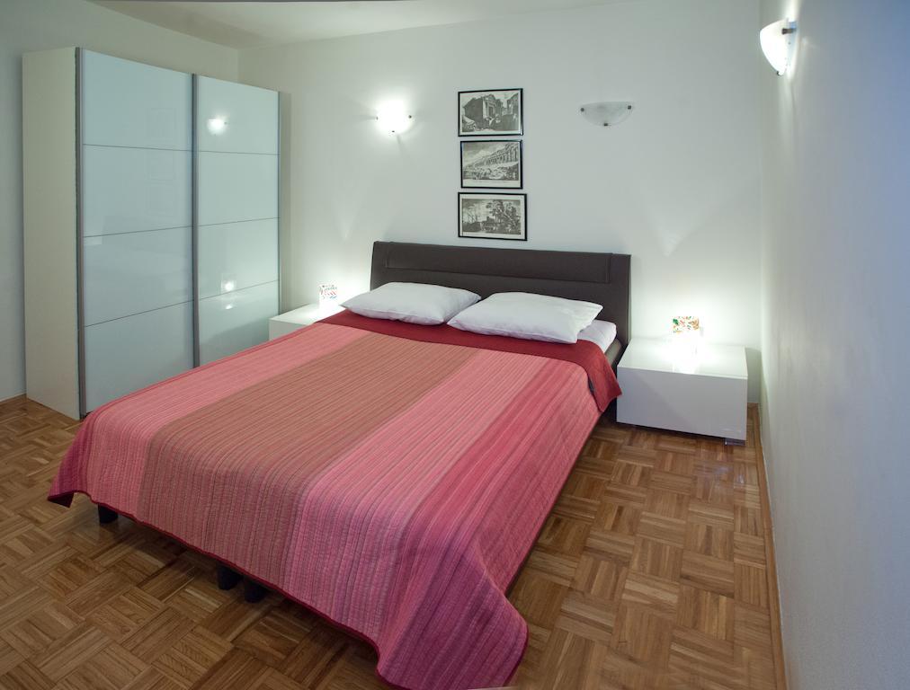 Ideal Location Split Apartments Δωμάτιο φωτογραφία