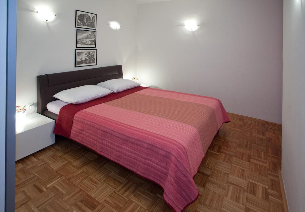 Ideal Location Split Apartments Δωμάτιο φωτογραφία