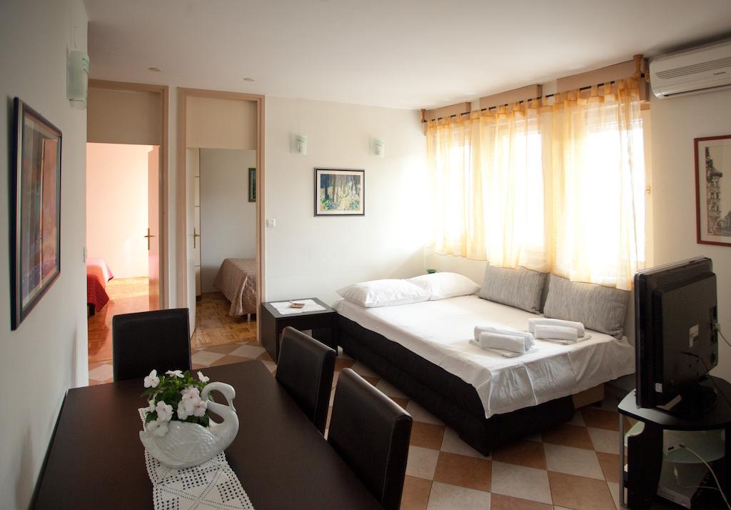 Ideal Location Split Apartments Δωμάτιο φωτογραφία