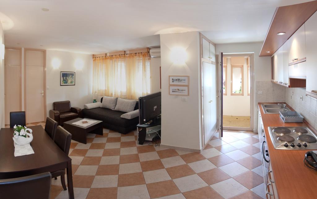 Ideal Location Split Apartments Δωμάτιο φωτογραφία